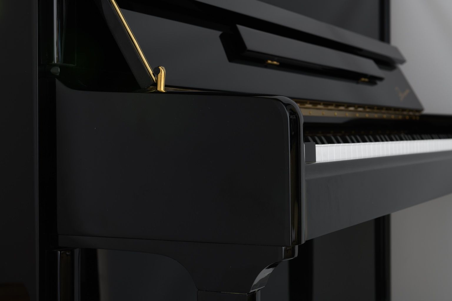 Danemann DU-126 Upright Piano