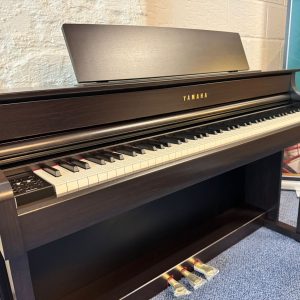 Yamaha CLP845R Clavinova Digital Piano in Rosewood