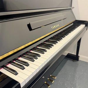 Yamaha U10BL from 1988 Refurbished