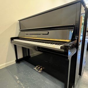 Yamaha U10A from 1990 Refurbished