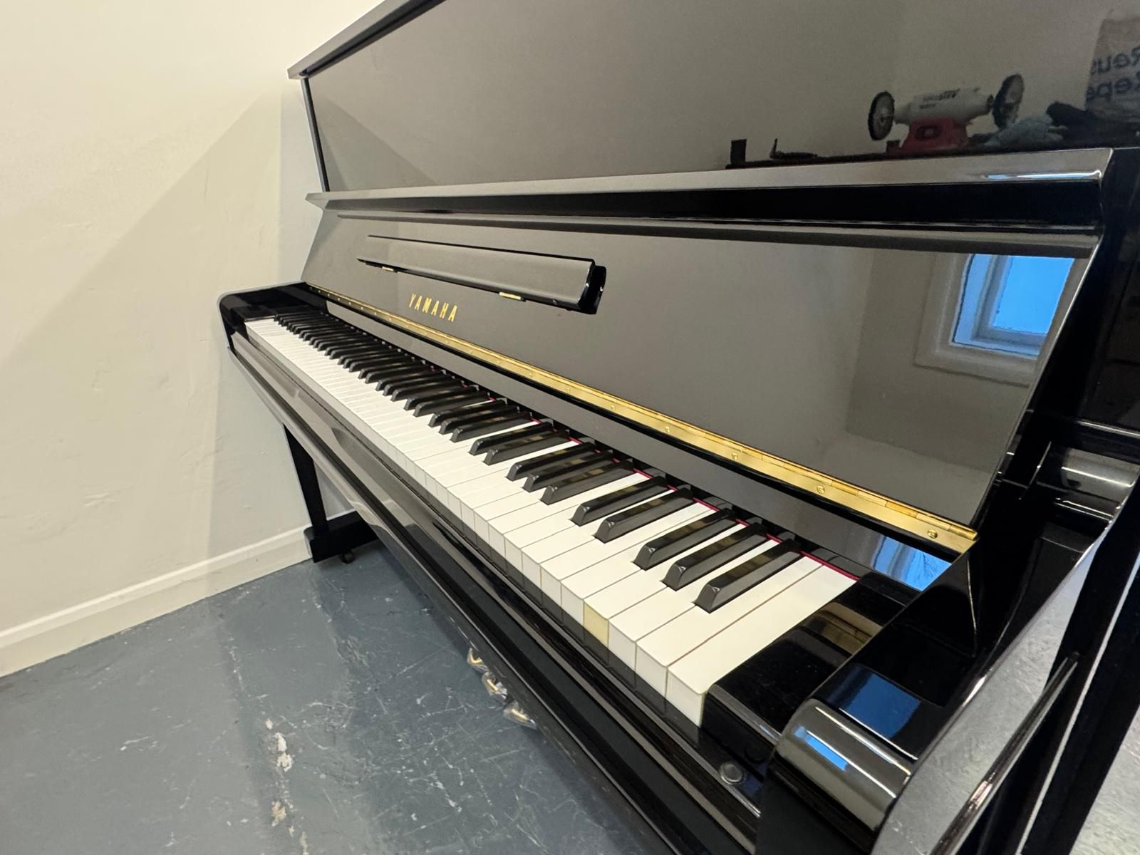 Yamaha U10A from 1990 Refurbished